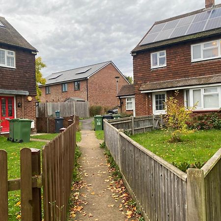 Cosy Apartment With Private Access And Kitchenette In Guildford (Adults Only) Worplesdon ภายนอก รูปภาพ