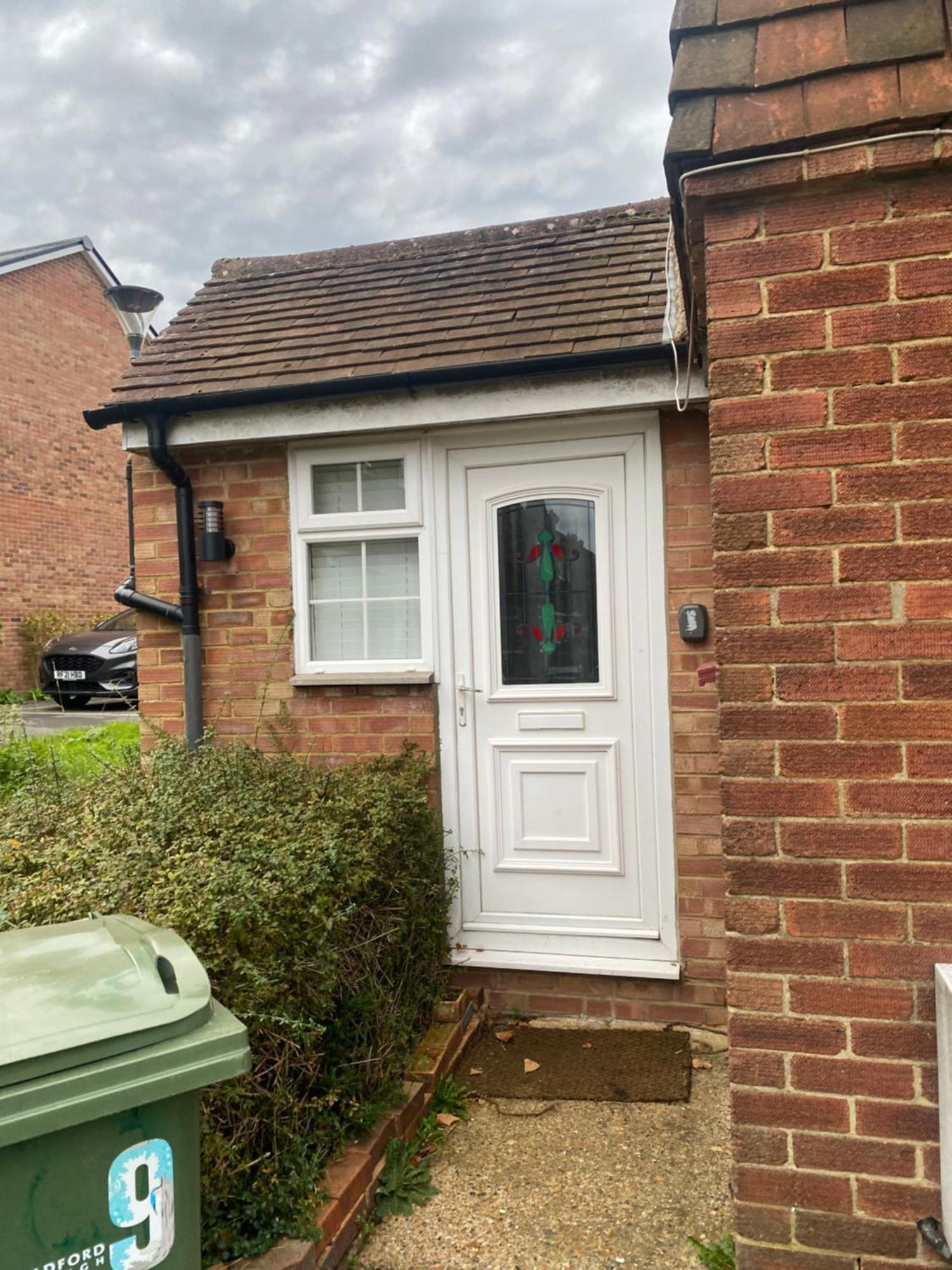 Cosy Apartment With Private Access And Kitchenette In Guildford (Adults Only) Worplesdon ภายนอก รูปภาพ